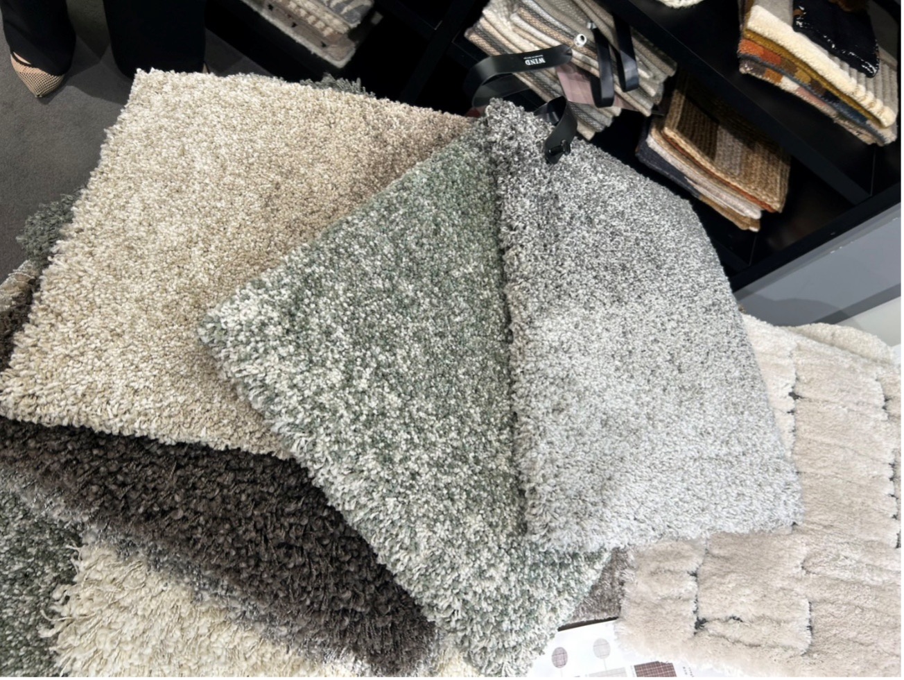 上質な暮らしを彩る  マナトレーディングのラグ・カーペットの魅力