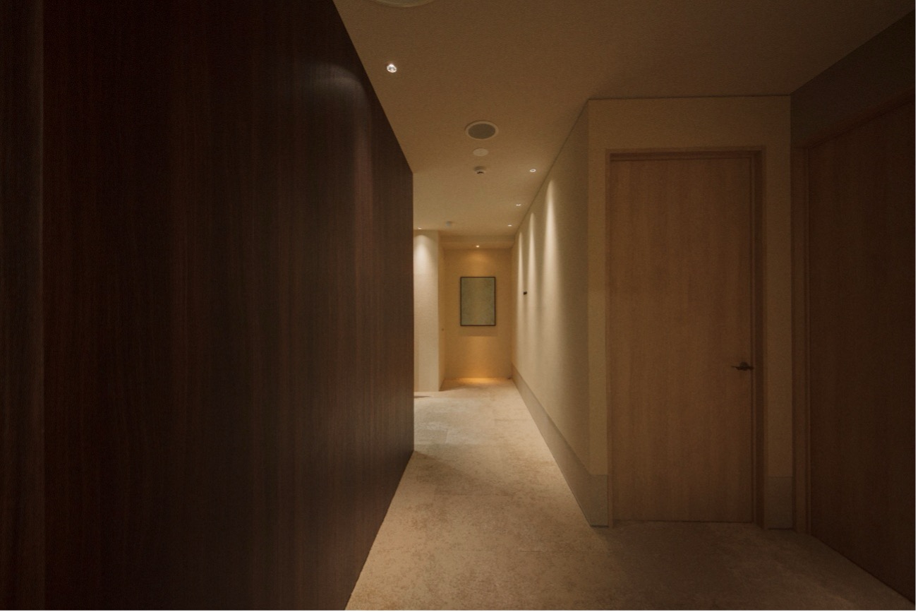 世界にひとつだけのアート”イタリア漆喰の絵画「スタッコパネル」を本社に飾りました