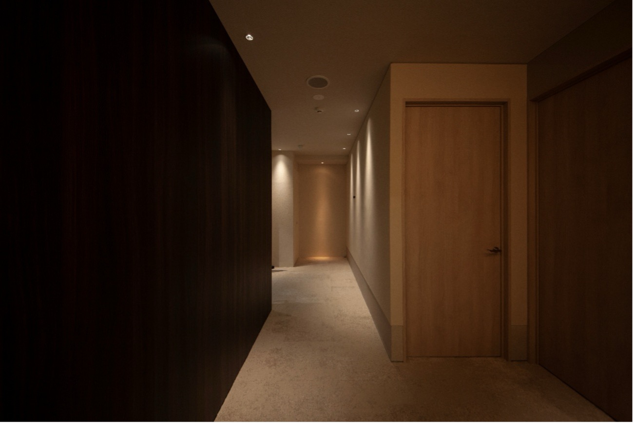 世界にひとつだけのアート”イタリア漆喰の絵画「スタッコパネル」を本社に飾りました