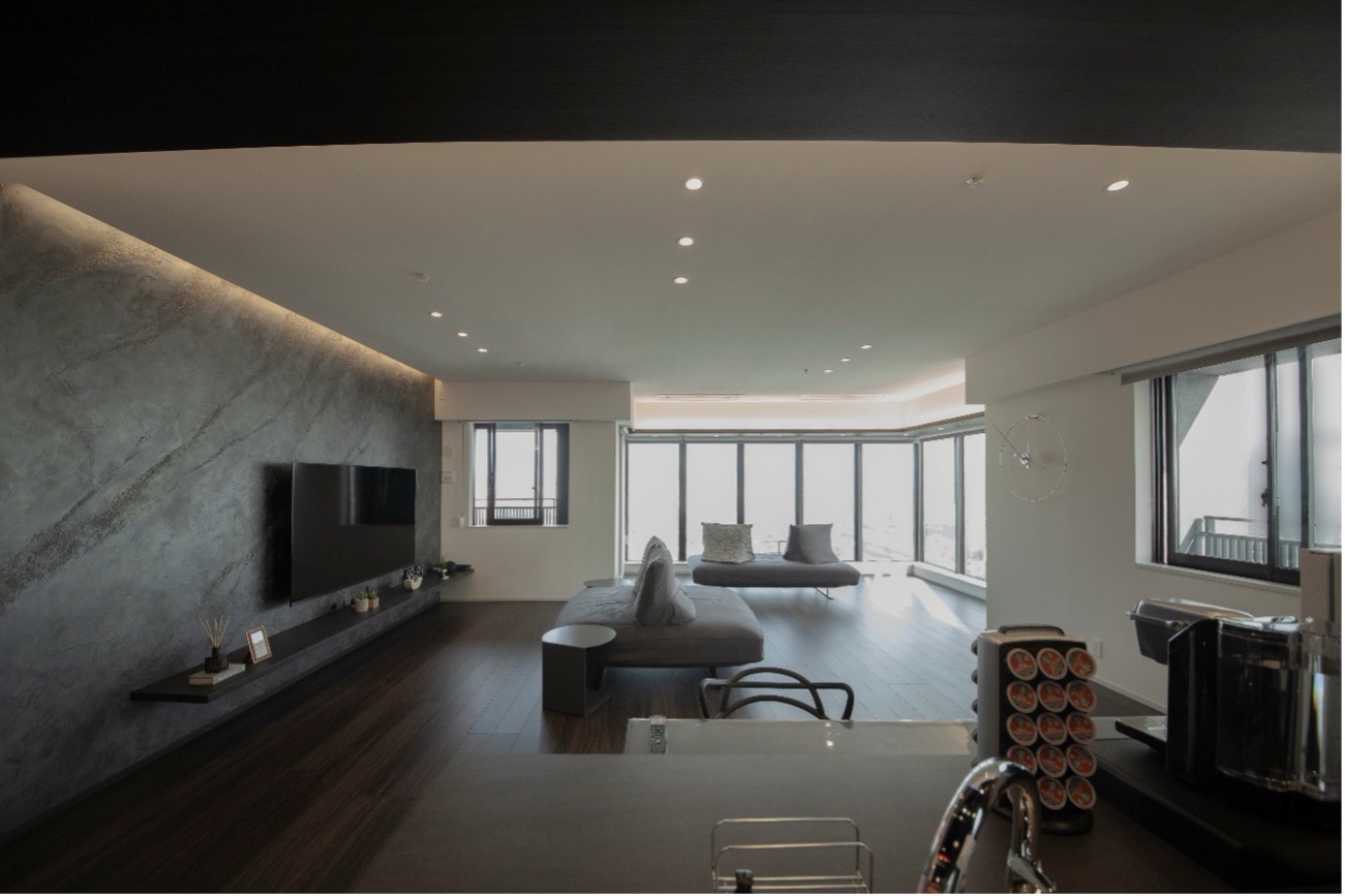 世界にひとつだけのアート”イタリア漆喰の絵画「スタッコパネル」を本社に飾りました