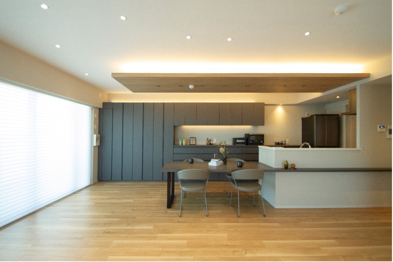 キッチン一体型のダイニングテーブルの魅力